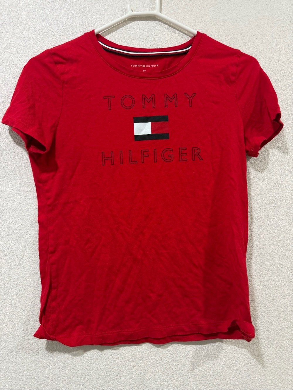 Tommy Hilfiger Red Logo Graphic Tee with Trim